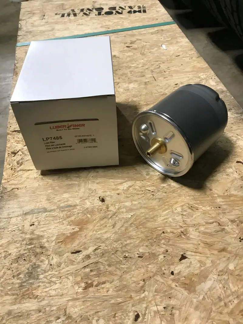 Lp7485 Oil Filter 1