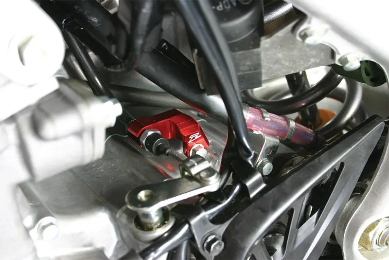 Zeta - Ze94-0141 - Clutch Cable Guide, Red 1