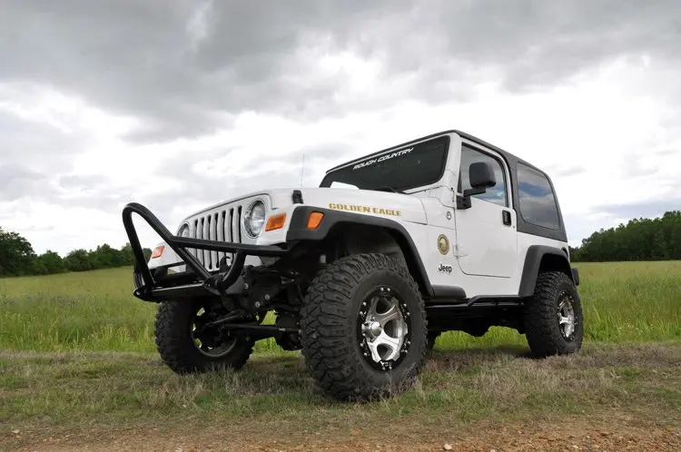 Rough Country 2.5-Inch X-Series Lift Kit For Jeep Wrangler (6-Cylinder Models) 1